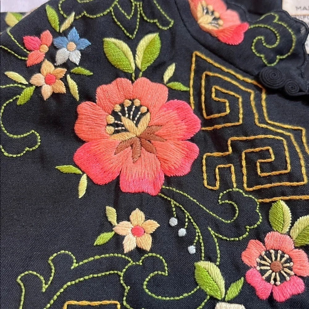 Vintage Lily Kimono Style Black Blouse w/ Hand Embroider Flowers w/ Knot Buttons - Picture 12 of 14
